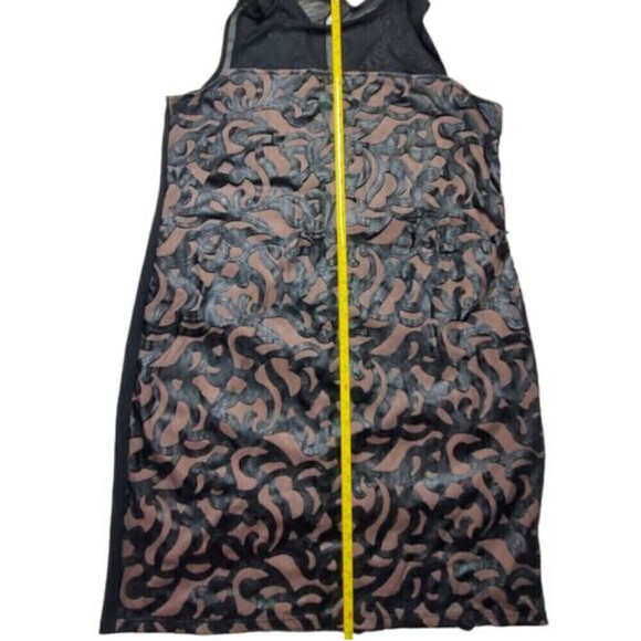 Laura Canada Shift Dress With Cutout Faux Leather Lace Pattern - Picture 8 of 9